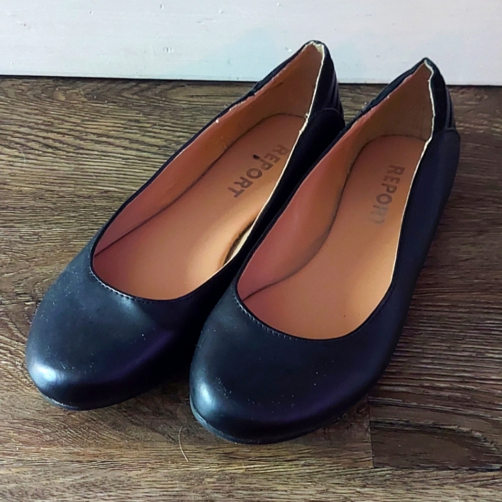 Report Women's Black Ballet Flats